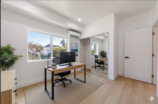 Photo - 1557 S Ogden Dr