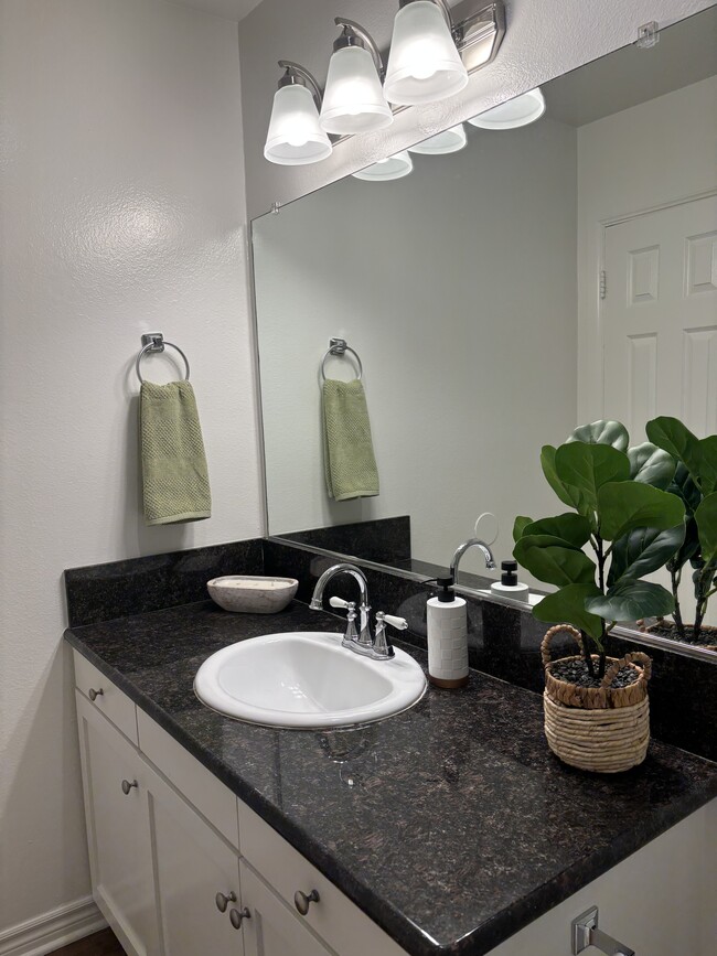 Photo - Downey North Apartments