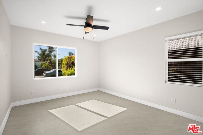 Photo - 7806 Wellsford Ave