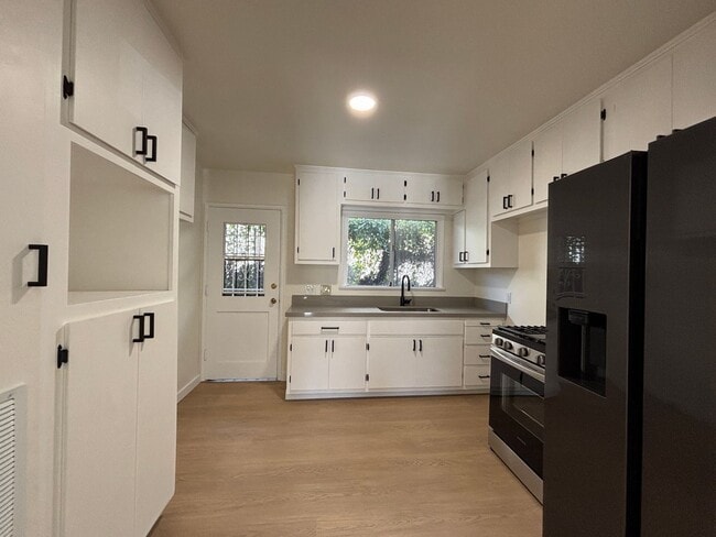 Photo - 6819 N Figueroa St Unit 03