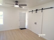 Photo - 2000 E 8th St