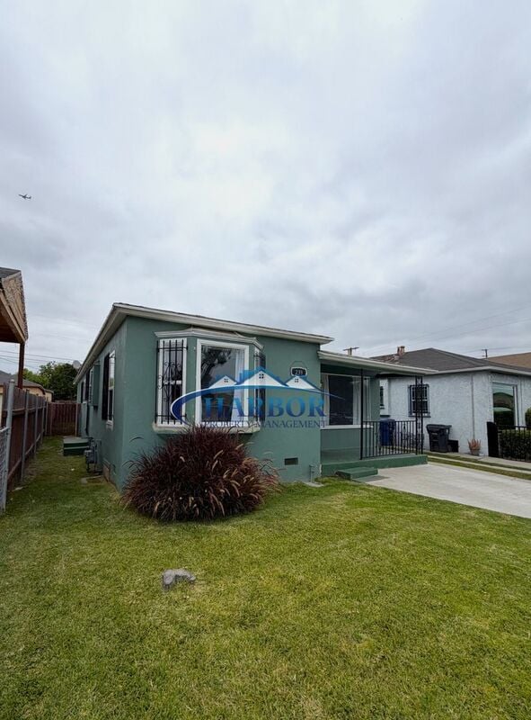 Photo - 239 E 90th St