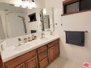 Photo - 16913 Bassett St