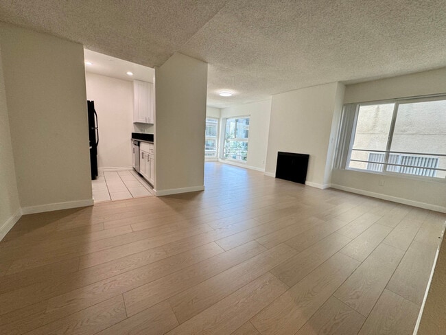 Photo - 10911 Rochester Ave Unit 202