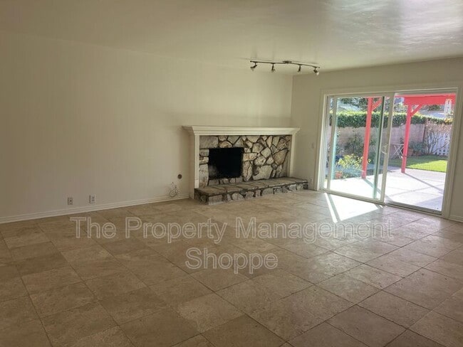 Photo - 851 Montgomery Ave
