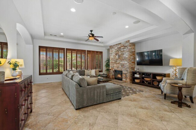 Photo - 48476 Bighorn Dr