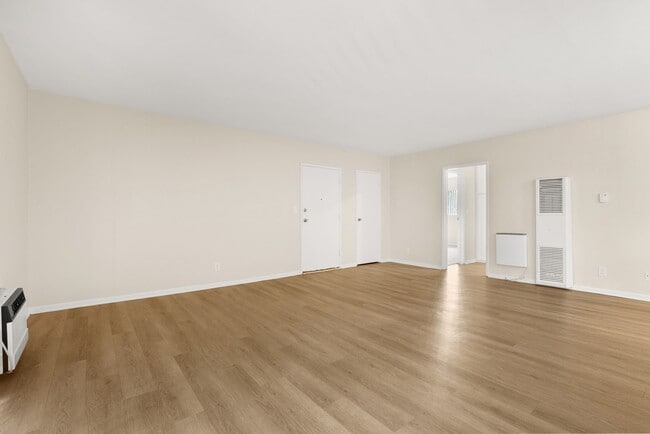 Melrose Place Apartments - Melrose Place Apartments