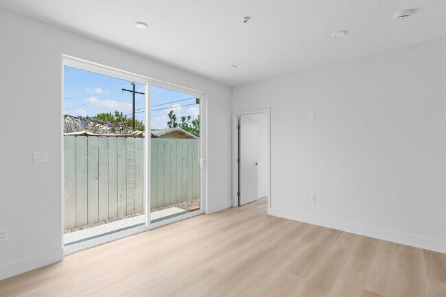 Photo - 3516 Oak Glen Ln
