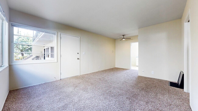 Photo - 735 Worcester Ave Unit #3