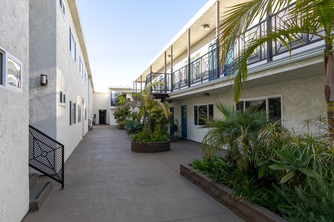 Photo - 2721 2nd St Unit 202