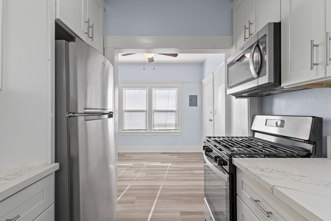 Photo - 1049 E 5th St Unit L