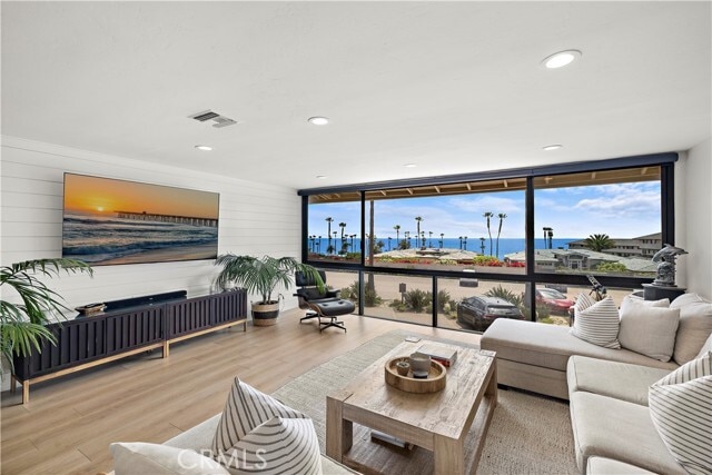 Building Photo - 20 Blue Lagoon