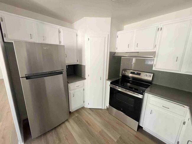 Photo - COMPLETELY UPDATED TWO BEDROOM APARTMENT IN TARZANA! Unit B33