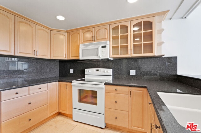 Photo - 2160 Century Pk E Unit 605