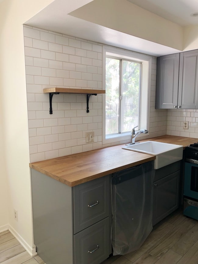 Kitchen - 7320 Balboa Blvd