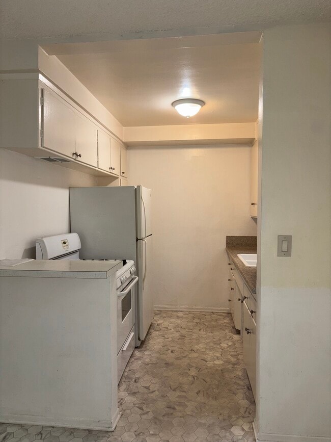 Photo - 11661 Ohio Ave Unit #1