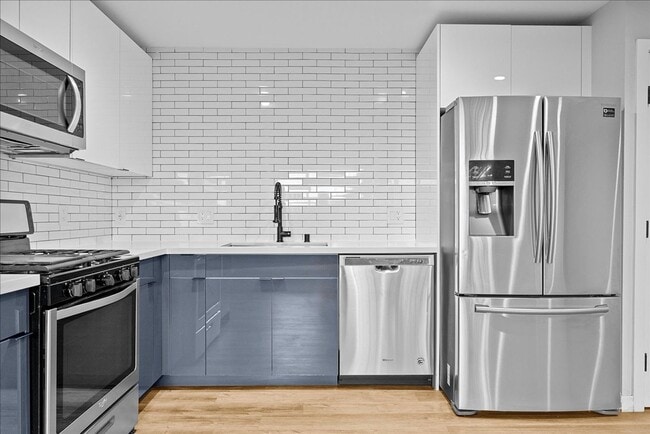 Photo - 941 Normandie Ave Unit 03