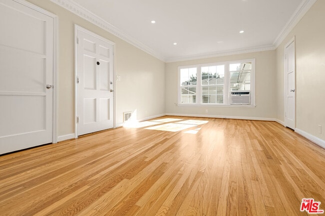 Photo - 405-404 Shirley Pl Condo Unit 3/4