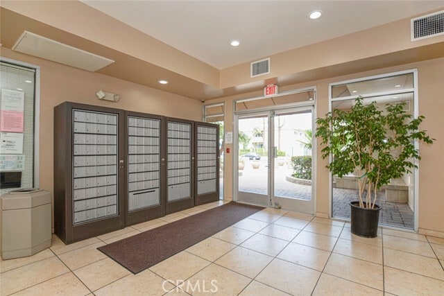 Photo - 5325 Newcastle Ave Unit 322