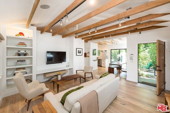 Photo - 704 Vernon Ave