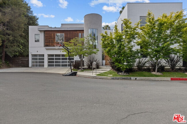 Building Photo - 16424 Marbro Dr Rental