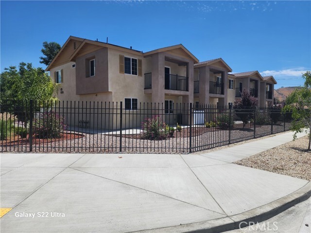 Photo - 1199 W 41st St Townhome