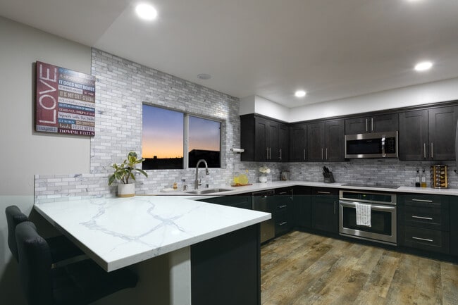 Photo - 8932 Gateway View Ct