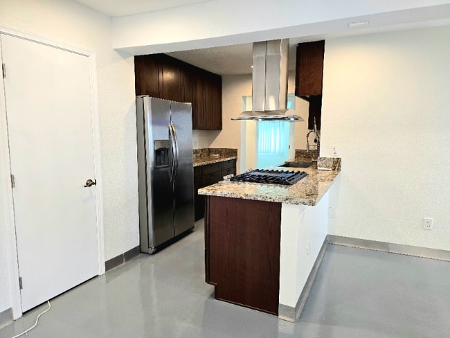 Photo - 1719 W Walnut Ave