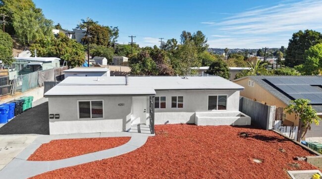 Building Photo - Spacious 5-Bedroom Home Near SDSU with Detached ADU Unit COL4251-HOU
