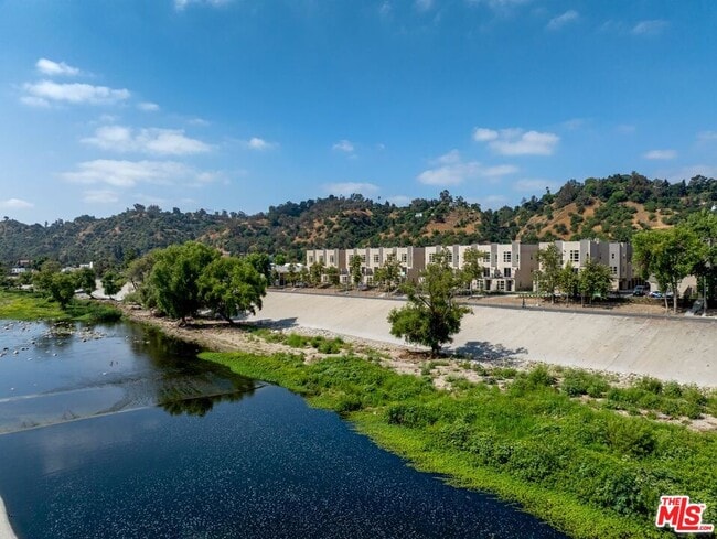 Photo - 3699 Wilshire Blvd