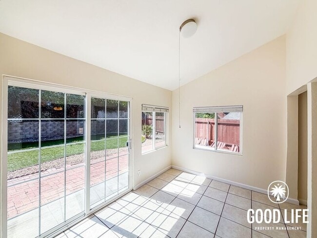 Photo - 6645 Amberly St