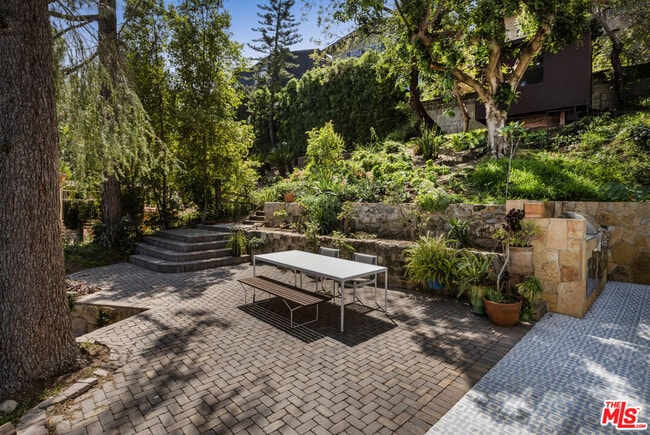 Photo - 631 Cross Ave