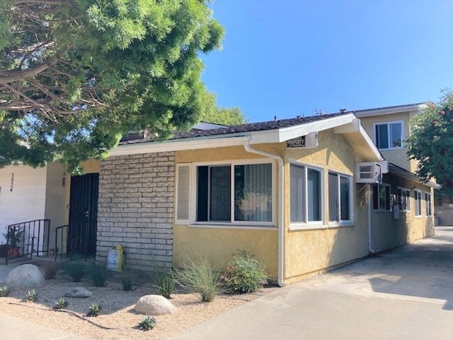 3024 - 3024 Apartment Unit 4
