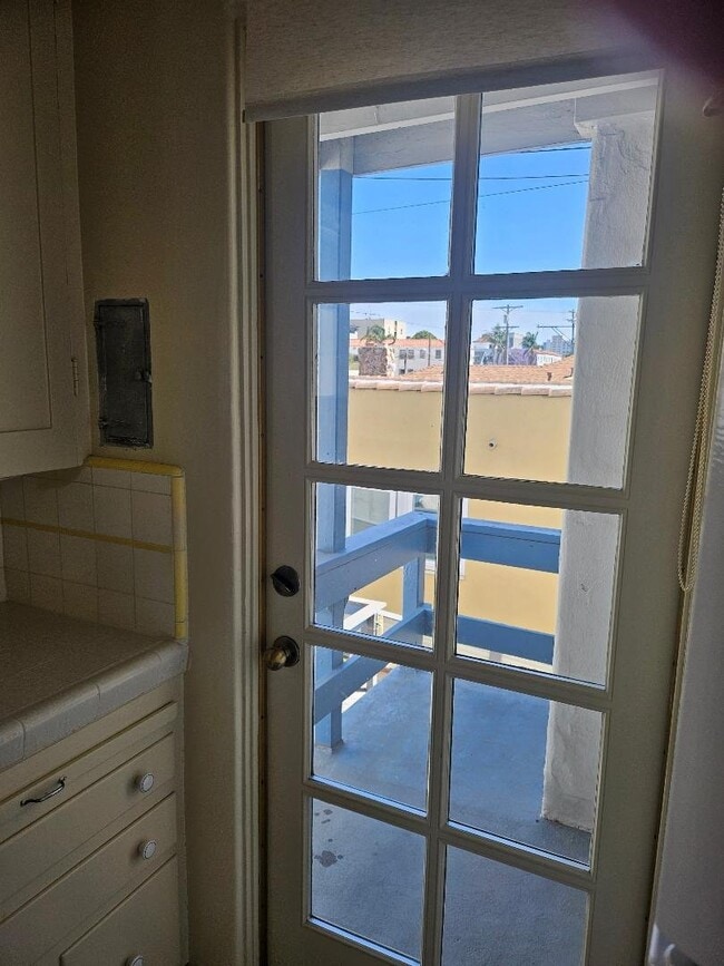 Photo - 417 W Kalmia St