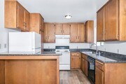 Photo - SPACIOUS 2BD/1.5BA TOP FLOOR UNIT IN THE H... Townhome
