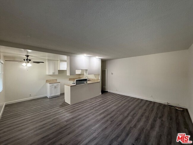 Photo - 13400 Cordary Ave Apartment Unit 28