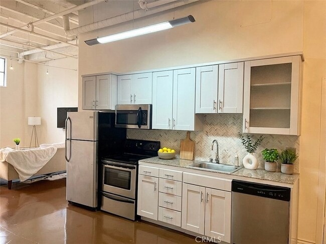 Photo - 312 W 5th St Unit 201