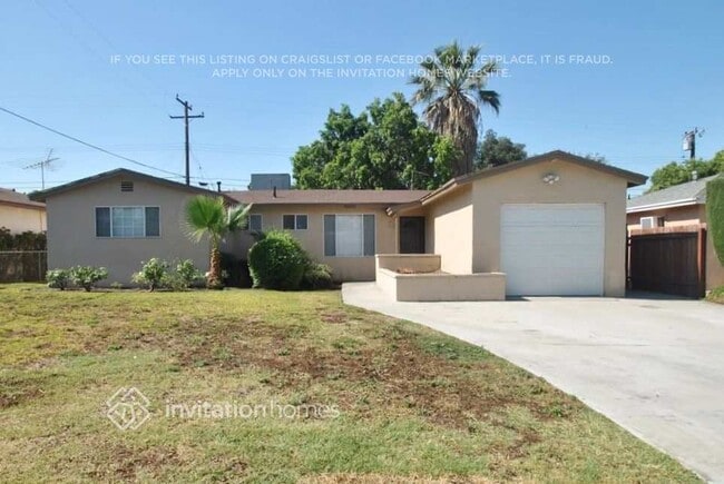 Photo - 18528 E Duell St House