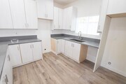 Photo - 3 Bedroom, 2 Bath available now! Newer con...