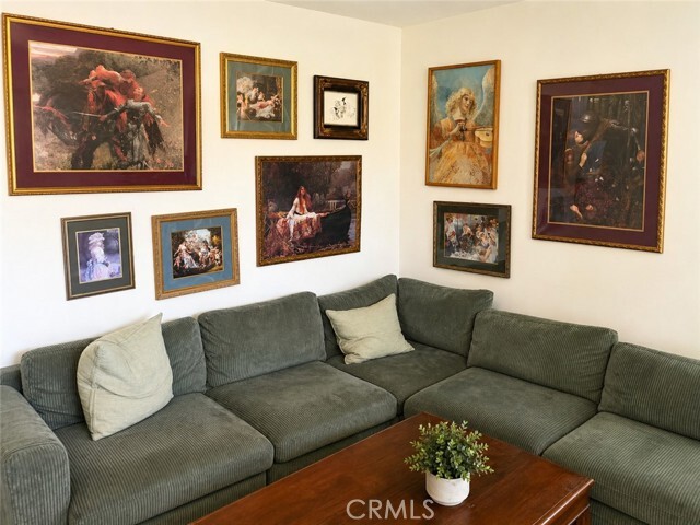 Photo - 611 W Walnut Ave