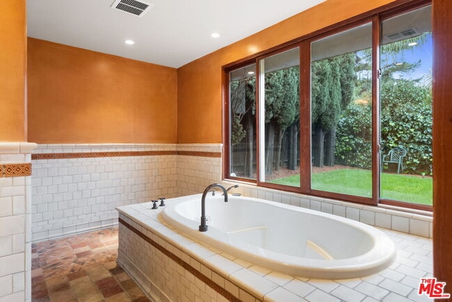 Photo - 16141 Bayberry Pl