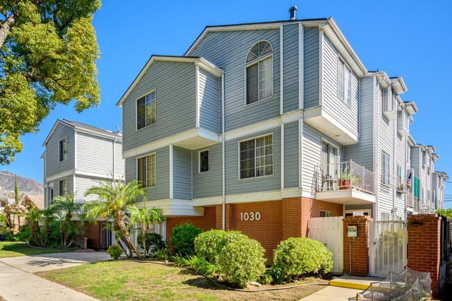 Building Photo - 1030 Ruberta Ave Unit 12