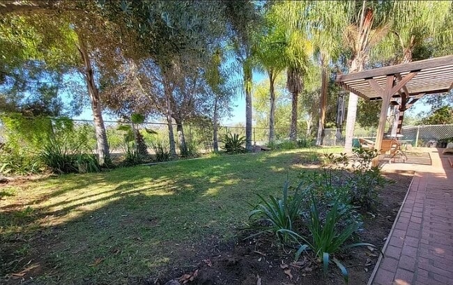 Photo - 330 Sky Vista Way