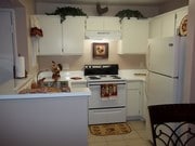Kitchen - Citrus Gardens Apartments