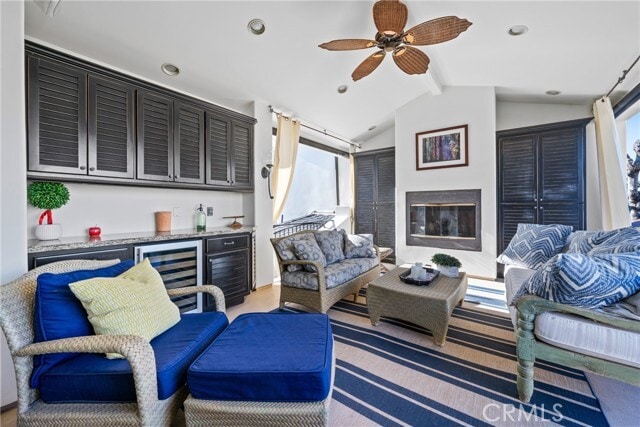 Building Photo - 426 Narcissus Ave Unit 2