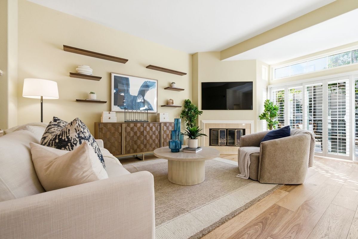 Photo - 19281 Meadowood Cir