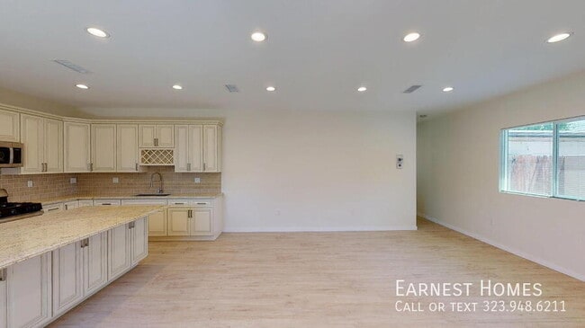 Photo - 7252 Glade Ave