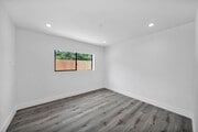 Photo - 11522 Emelita St