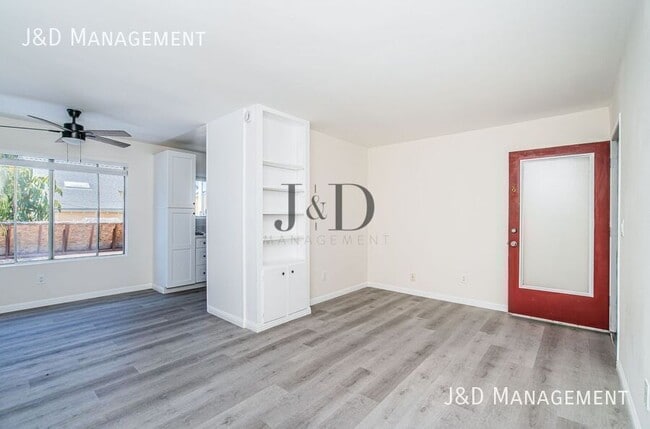 Building Photo - 4620 Hawley Blvd Unit 7