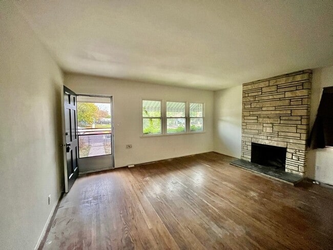 Photo - Charming 3 Bed/1Bath Available Now In North Hollywood!